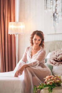 Pruudi ettevalmistamine pulmafotograaf ja pulmavideo